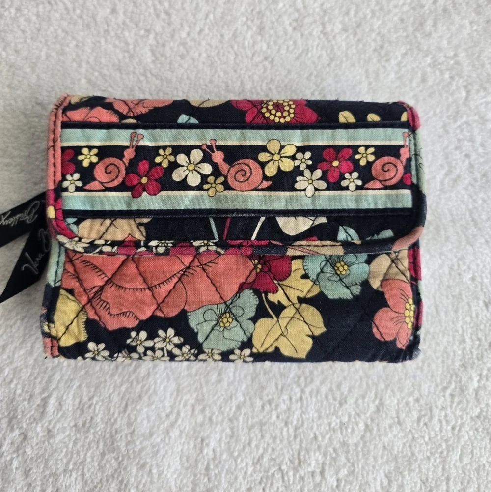 Vera Bradley Floral Women's Wallet - Picture 1 of 9